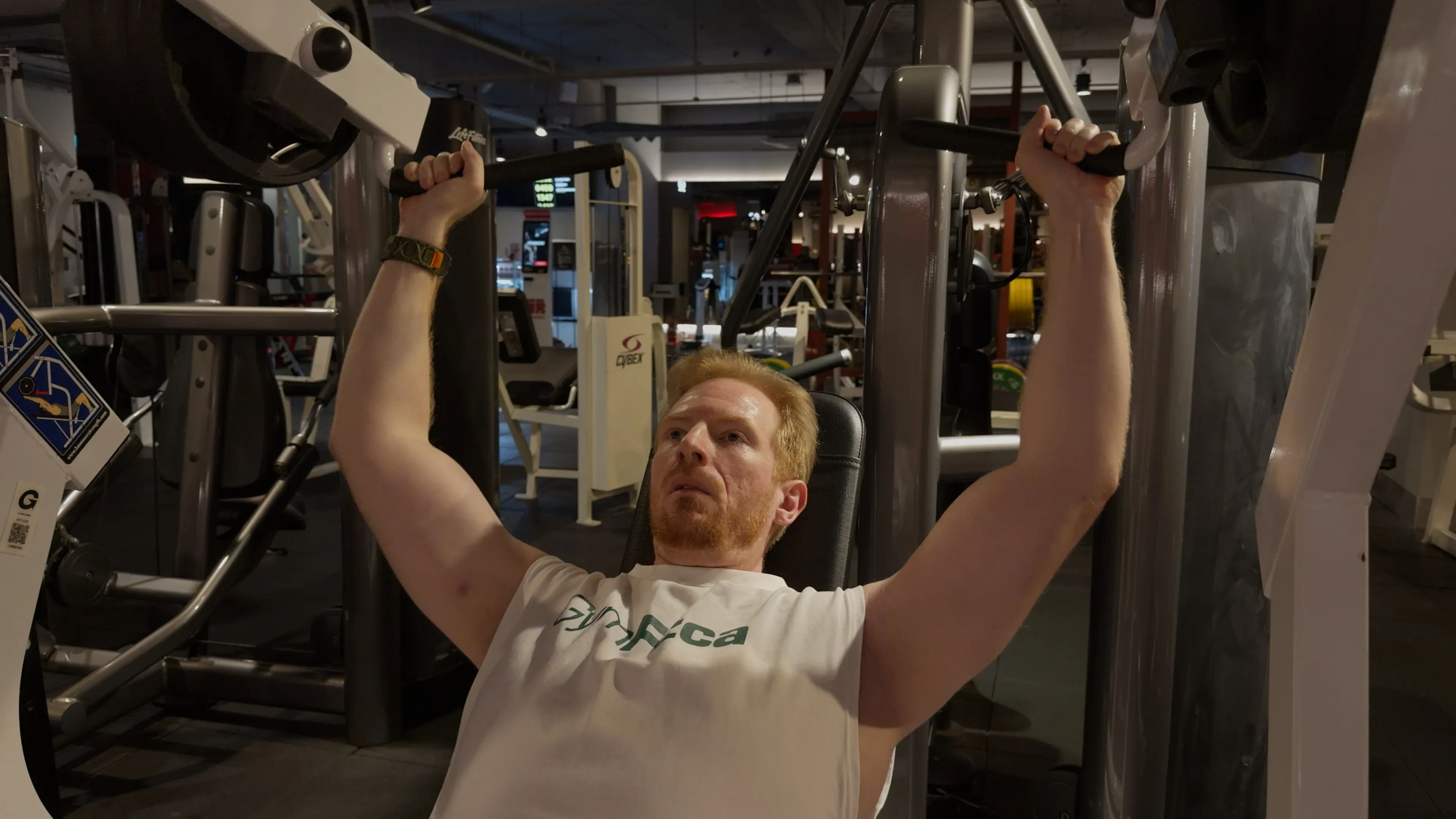 머신 숄더 프레스