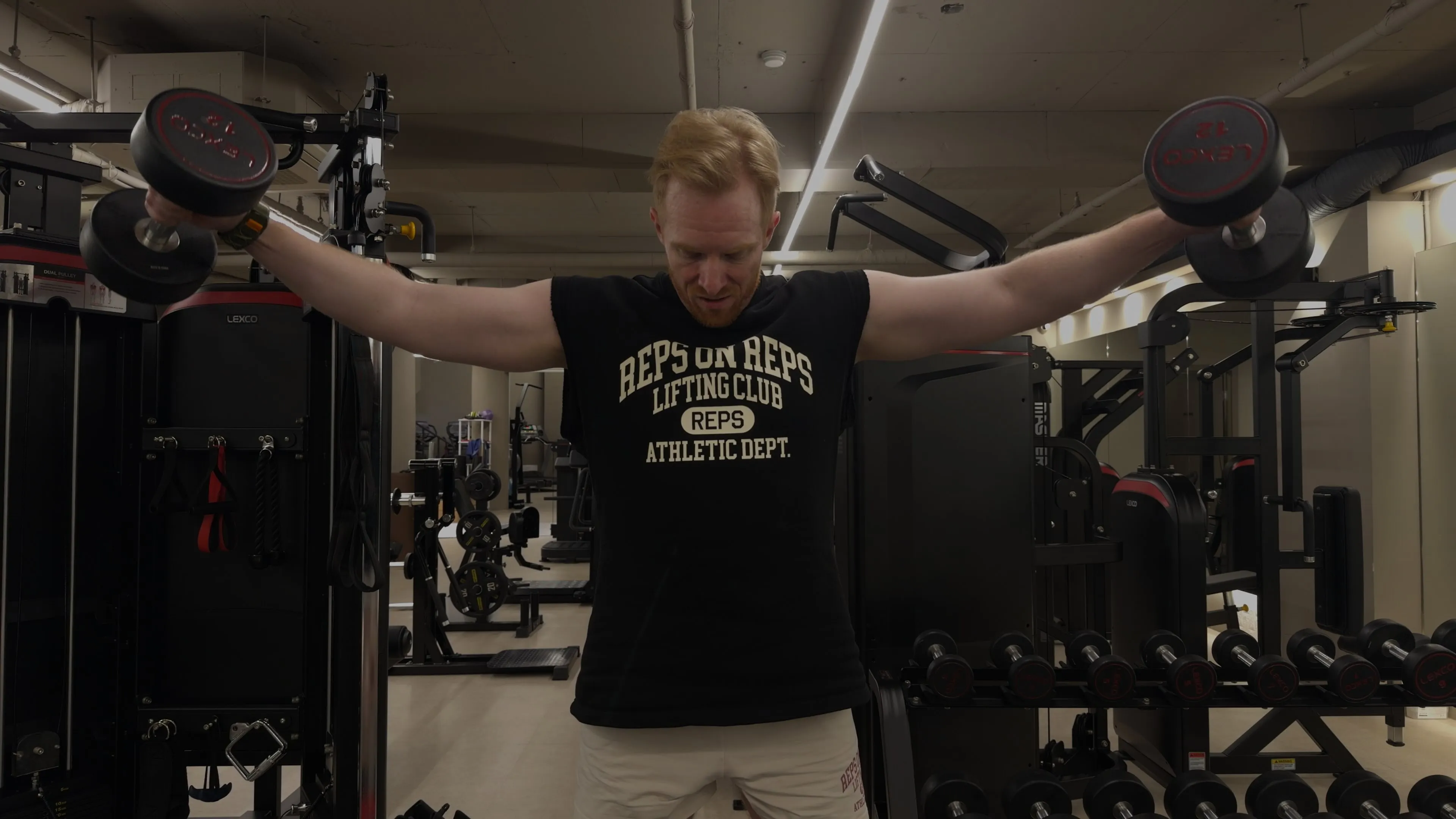 덤벨 사이드 라테랄 레이즈