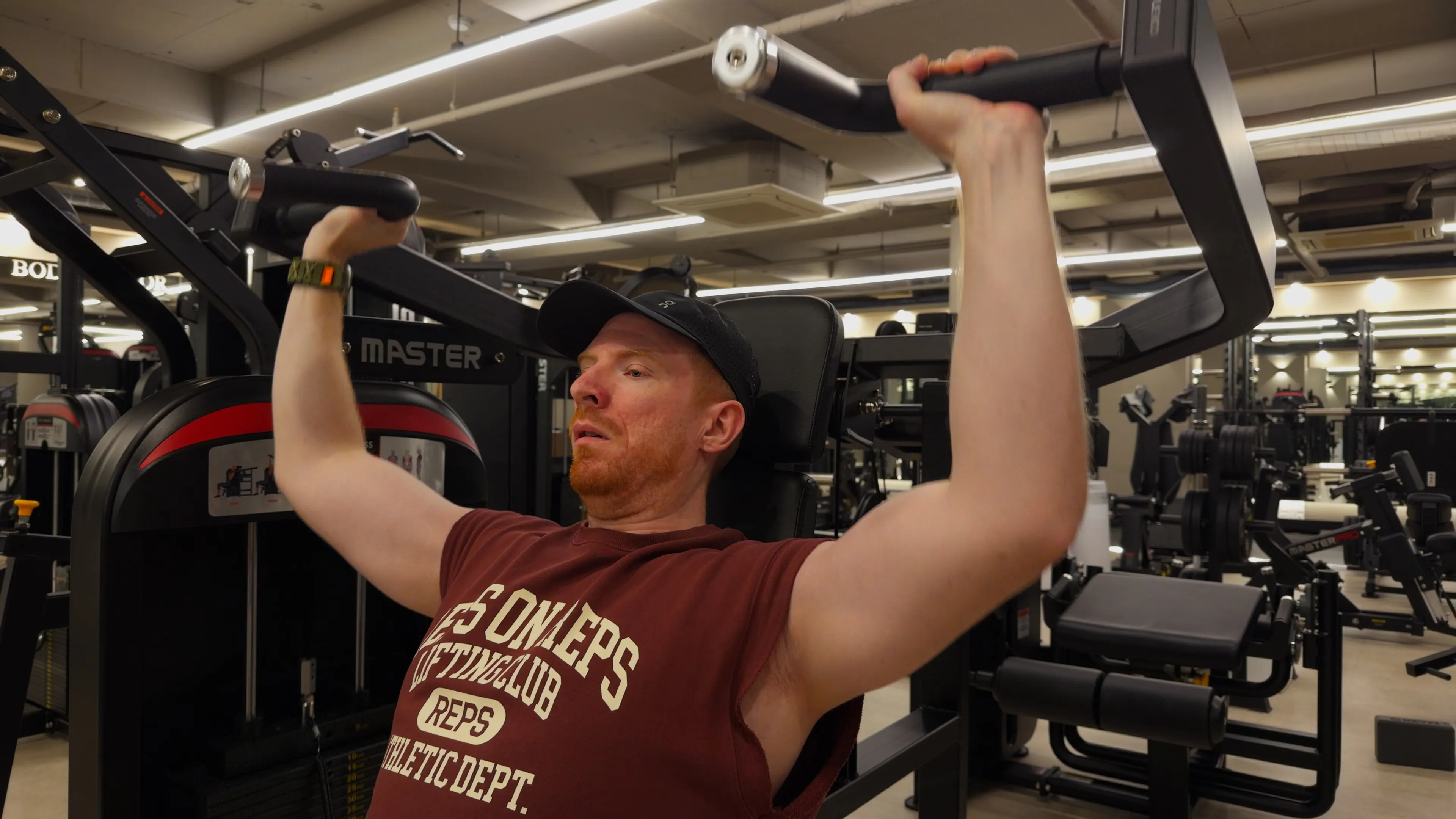 머신 숄더 프레스